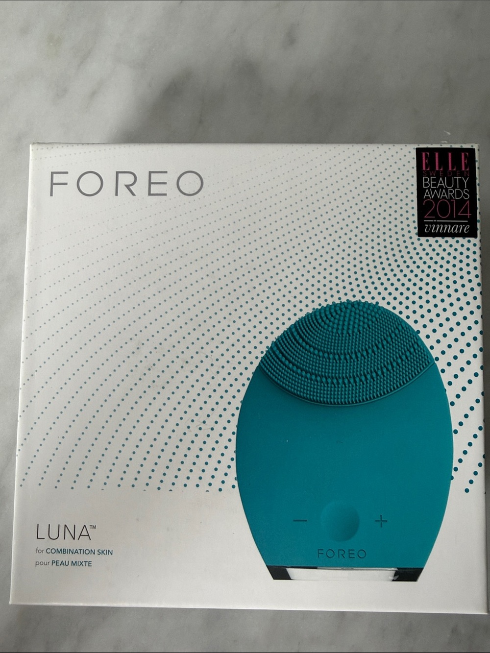 FOREO Luna Facial Cleansing Device in Teal Blue